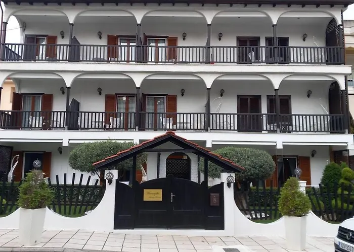 Amaryllis Luxury Pensión