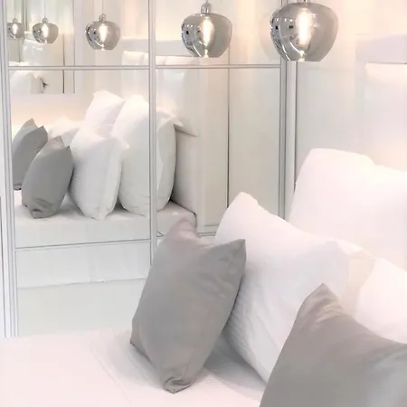 Amaryllis Luxury بلاتامونيس