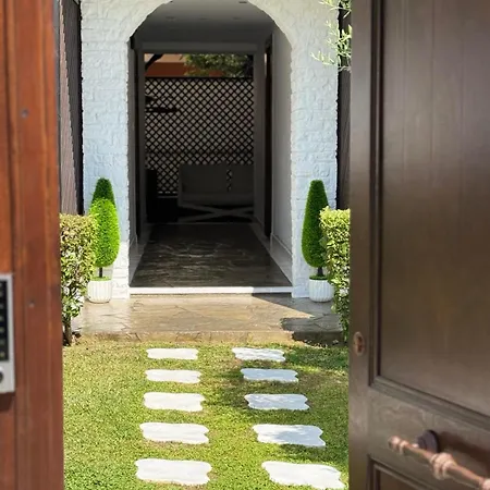 بيت ضيافة Amaryllis Luxury بلاتامونيس